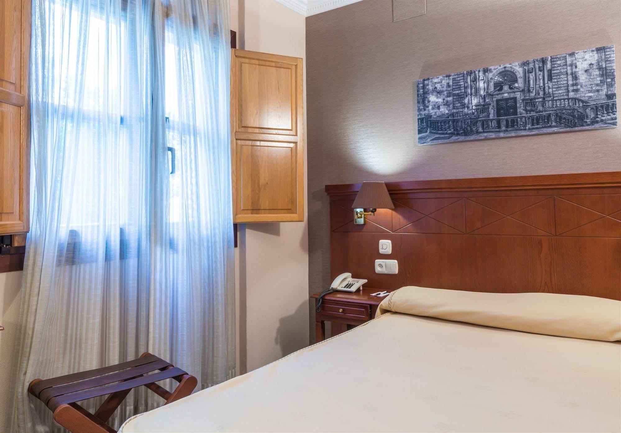Hotel Herradura Santiago de Compostela Exterior photo